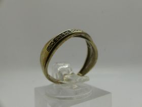 9ct gold crossover ring set with diamonds, size L, 2.0g. UK P&P Group 0 (£6+VAT for the first lot