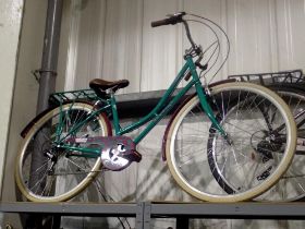 Elswick Deluxe bike, 12 speed, 17 inch frame and 26 inch wheels. Not available for in-house P&P
