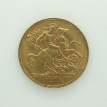 1911 gold half sovereign of George V. UK P&P Group 0 (£6+VAT for the first lot and £1+VAT for