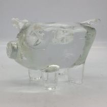 Kosta Boda pig form candlestick, H: 9cm, no cracks or chips. UK P&P Group 1 (£16+VAT for the first