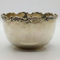 Walker & Hall hallmarked silver bowl, D: 10 cm, 91g. UK P&P Group 2 (£20+VAT for the first lot