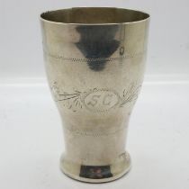 Continental silver beaker, H: 10 cm, 112g. UK P&P Group 1 (£16+VAT for the first lot and £2+VAT