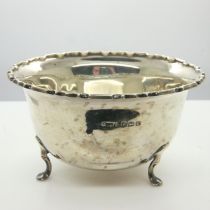 Hallmarked silver footed bowl, D: 10 cm, 61g. UK P&P Group 2 (£20+VAT for the first lot and £4+VAT