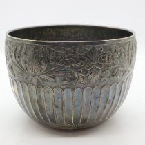 William Marshall 1886 Edinburgh hallmarked silver bowl with ribbed and floral decorations, D: 10 cm,