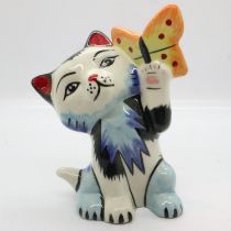 Lorna Bailey butterfly cat, no cracks or chips , H: 13 cm. UK P&P Group 1 (£16+VAT for the first lot