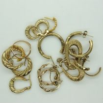 Mixed 9ct gold earrings and a small 9ct ring, 13.4g. UK P&P Group 0 (£6+VAT for the first lot and £