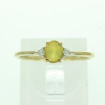 9ct gold ring set with citrine and diamonds, size O, 1.4g. UK P&P Group 0 (£6+VAT for the first