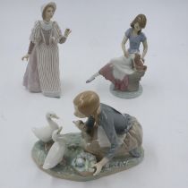 Three pieces of Lladro, including no 7612, largest H: 25 cm, no chips or cracks. UK P&P Group 2 (£