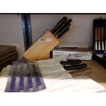 Quantity of mixed knives. All electrical items in this lot have been PAT tested for safety and