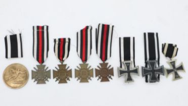 German WWI-II restrike medals, including Iron Cross 1st and 2nd class, Hindenburg crosses and a 1940