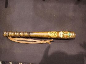 Presentation George V ceremonial truncheon. UK P&P Group 2 (£20+VAT for the first lot and £4+VAT for