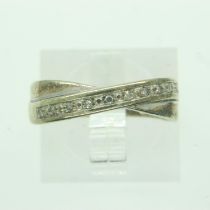 9ct gold crossover ring set with diamonds, size L, 2.0g. UK P&P Group 0 (£6+VAT for the first lot