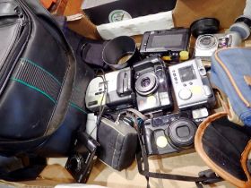Mixed cameras and photographic equipment. Not available for in-house P&P