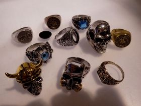 Quantity of mixed large gothic and ornate rings. UK P&P Group 1 (£16+VAT for the first lot and £2+