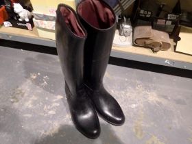 Pair of mens riding boots size 8.5/9. UK P&P Group 3 (£30+VAT for the first lot and £8+VAT for