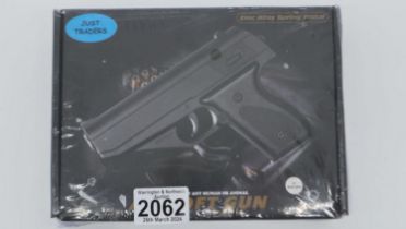 New old stock airsoft pistol, model V7, silver grey, boxed and factory sealed. UK P&P Group 1 (£16+