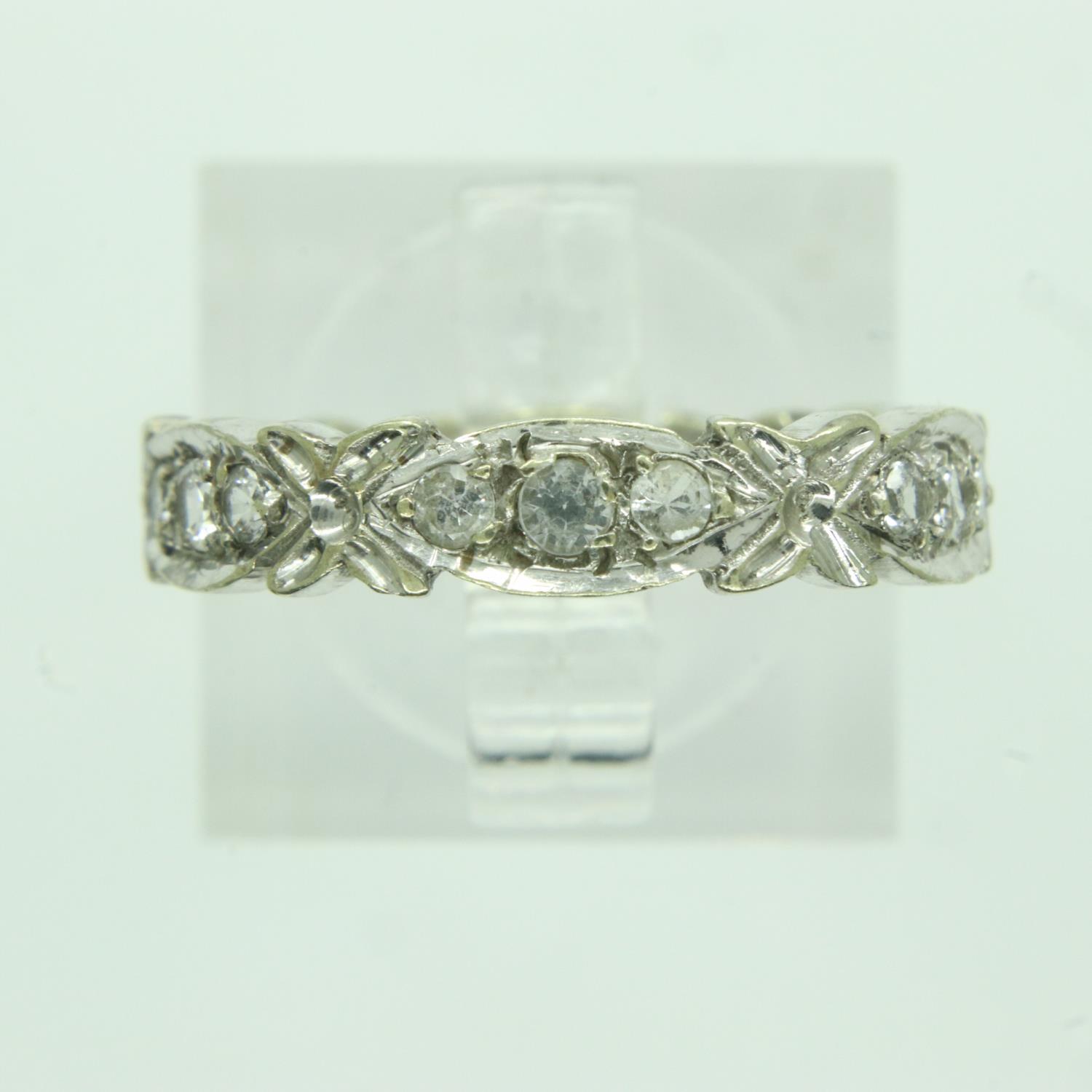 9ct white gold stone set eternity ring, size N, 3.0g. UK P&P Group 0 (£6+VAT for the first lot