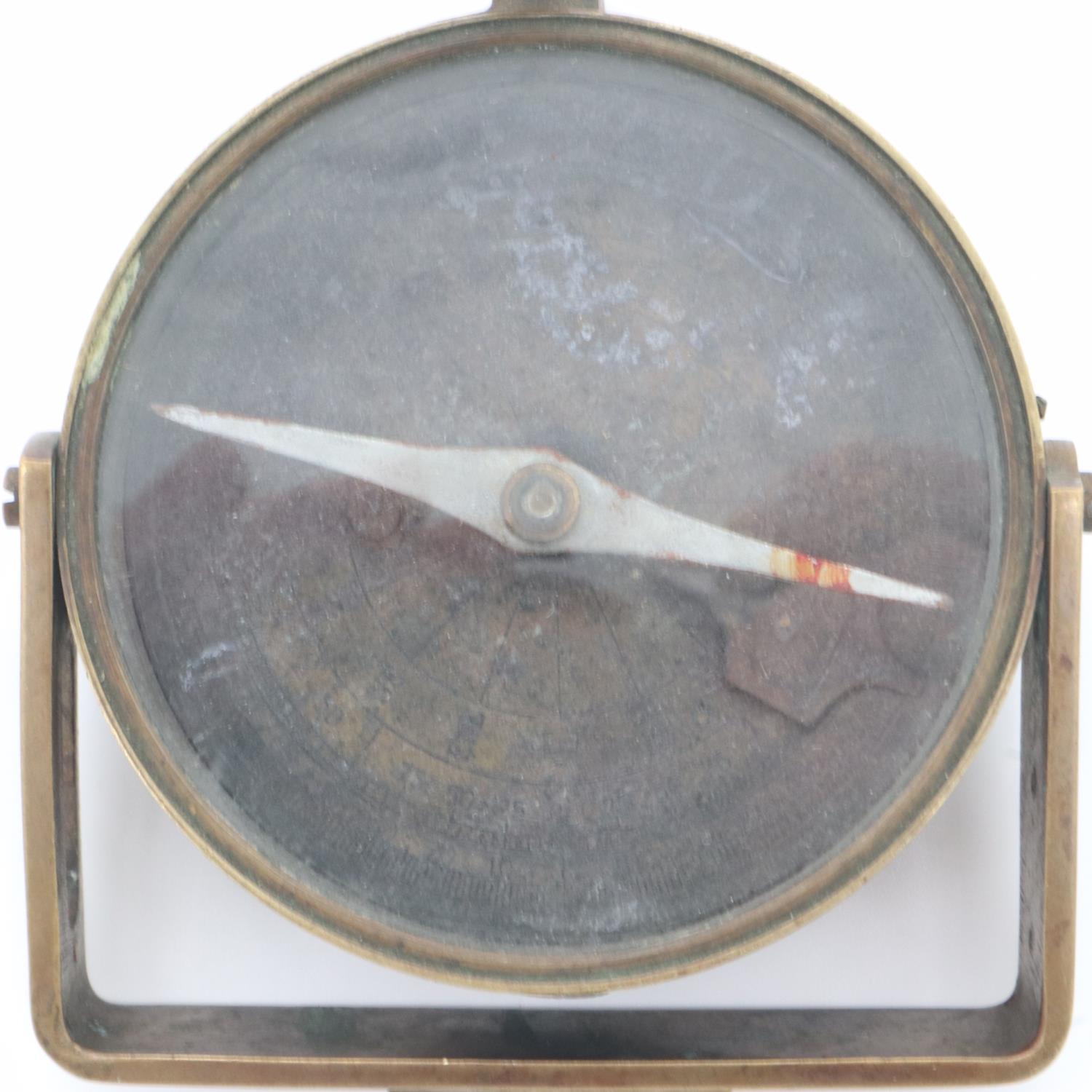 Rare German WWII Luftwaffe brass clino-compass, Improved Sight compass with integral clinometer, the - Bild 4 aus 5