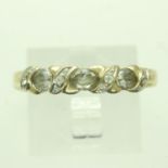9ct gold ring set with cubic zirconia, size S, 2.0g. UK P&P Group 0 (£6+VAT for the first lot and £