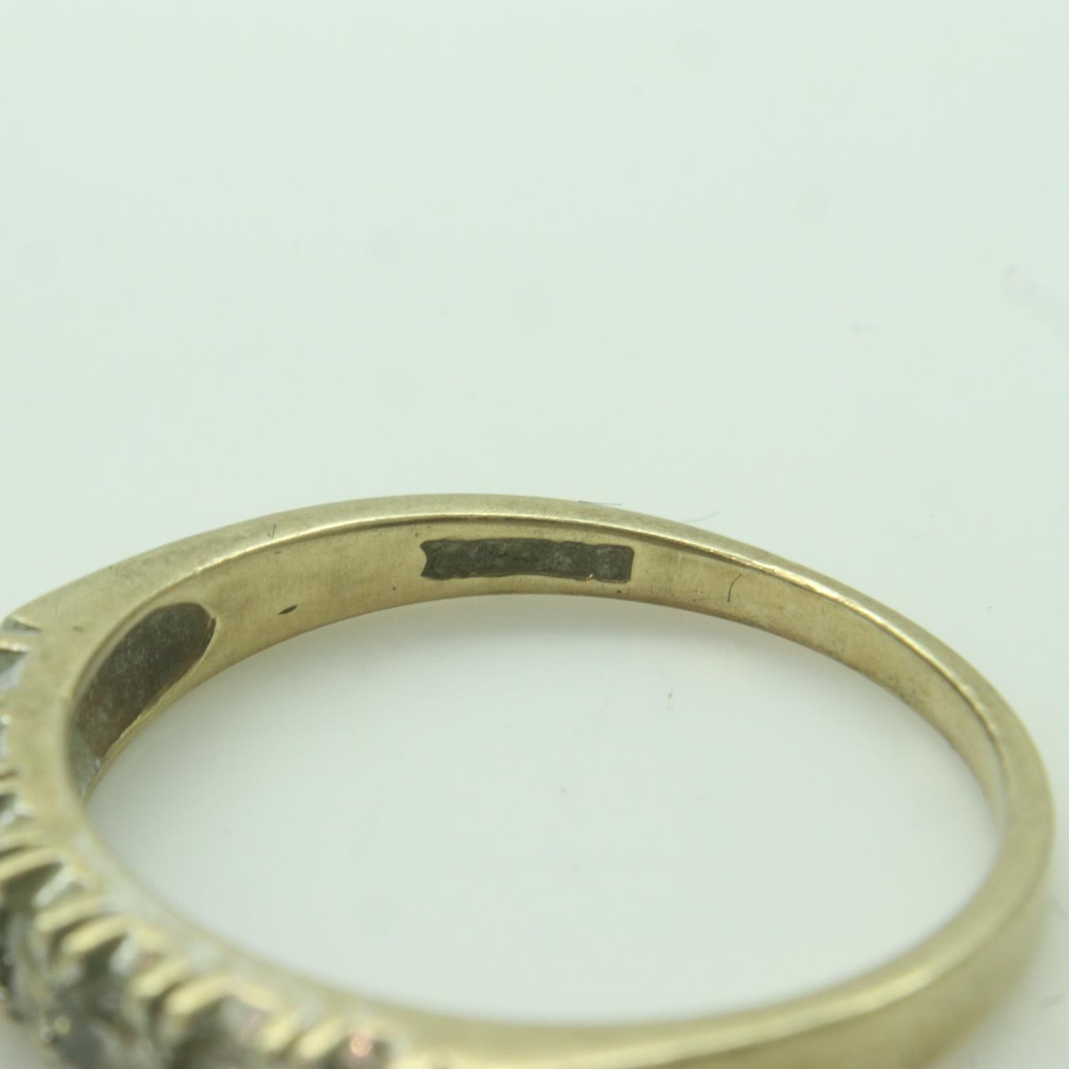 9ct gold ring set with cubic zirconia, size Q, 2.5g. UK P&P Group 0 (£6+VAT for the first lot and £ - Image 3 of 3