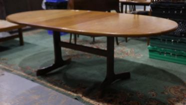 G-Plan oval extending dining table, 210 x 107 x 73 cm H (extended). Not available for in-house P&P