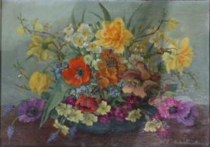 Andree Rawlinson (1889-1967): oil on board, still life with flowers, 35 x 25 cm. UK P&P Group 3 (£