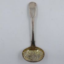 Georgian hallmarked silver sifting spoon with gilt washed bowl, 60g. UK P&P Group 2 (£20+VAT for the