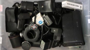 Collection of good quality camera accessories, mainly Minolta. UK P&P Group 3 (£30+VAT for the first