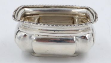 Hallmarked silver salt, Chester assay, L: 70 mm, 33g. UK P&P Group 2 (£20+VAT for the first lot