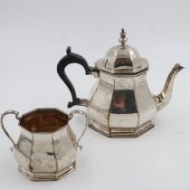 Art Deco hallmarked silver teapot and sugar basin, combined 917g. UK P&P Group 3 (£30+VAT for the