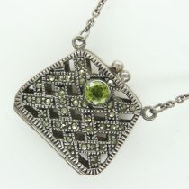 Continental silver pendant set with a single peridot, 19g. UK P&P Group 1 (£16+VAT for the first lot