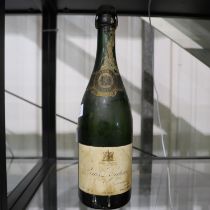 Bottle of early NV Louis Roederer champagne (appointment to the late King George V). UK P&P Group