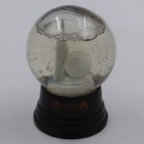 New York world Fair snow globe. UK P&P Group 1 (£16+VAT for the first lot and £2+VAT for