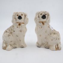 Pair of Royal Doulton Spaniels. H: 13cm, no chips or cracks. UK P&P Group 1 (£16+VAT for the first