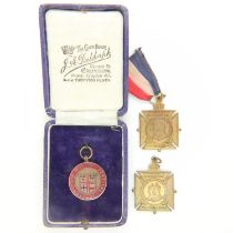 Croydon: two 1946 Viceroy celebration medals, an enamelled badge and a jewellery box. UK P&P Group 1