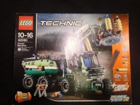 Lego Technic 42080 Forest Machine, factory sealed. UK P&P Group 2 (£20+VAT for the first lot and £