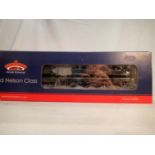 Bachmann 31-409, Lord Nelson class, 30865, Sir John Hawkins, green, early crest, near mint