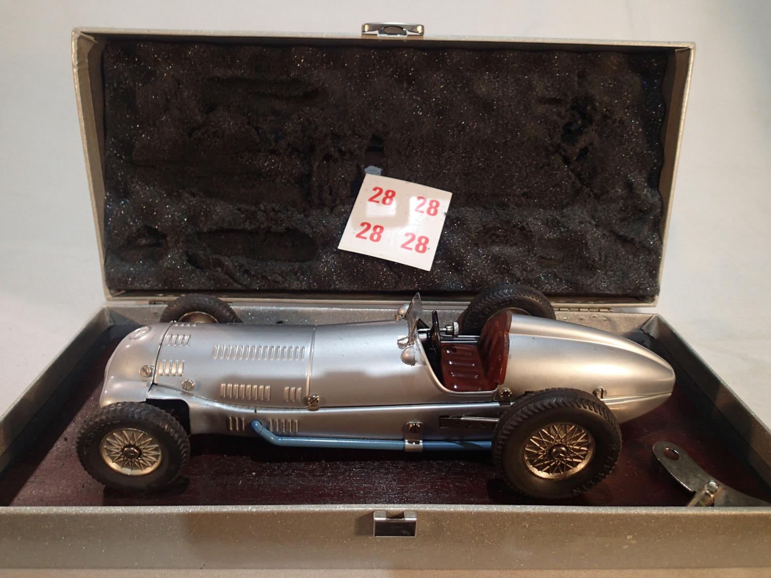 Marklin tinplate clock work W154 racing car, silver, 28 cm, excellent condition, with No. 28