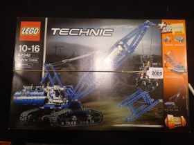 Lego Technic 42042 Crawler Crane, factory sealed. UK P&P Group 2 (£20+VAT for the first lot and £4+