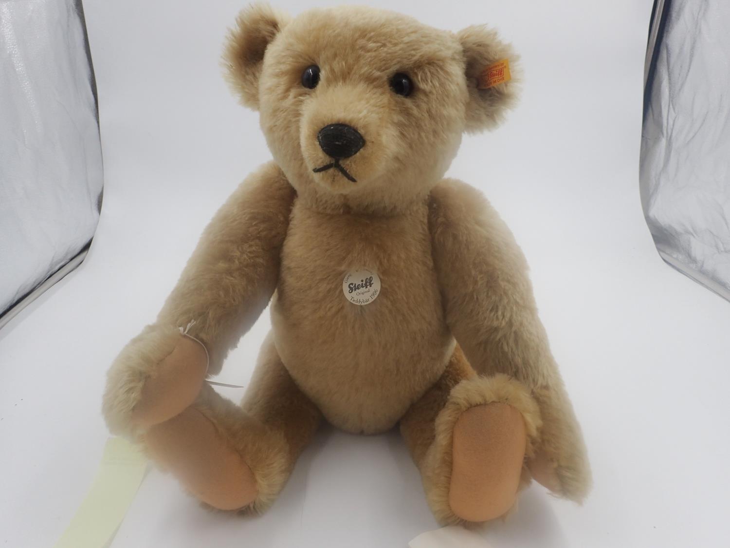 Steiff 1906 replica, with tags, 44cm H. UK P&P Group 2 (£20+VAT for the first lot and £4+VAT for