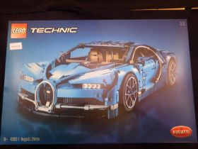 Lego Technic 42083 Bugatti Chiron, factory sealed. UK P&P Group 3 (£30+VAT for the first lot and £