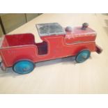 Vintage Triang wooden pull-along train, original condition. UK P&P Group 3 (£30+VAT for the first
