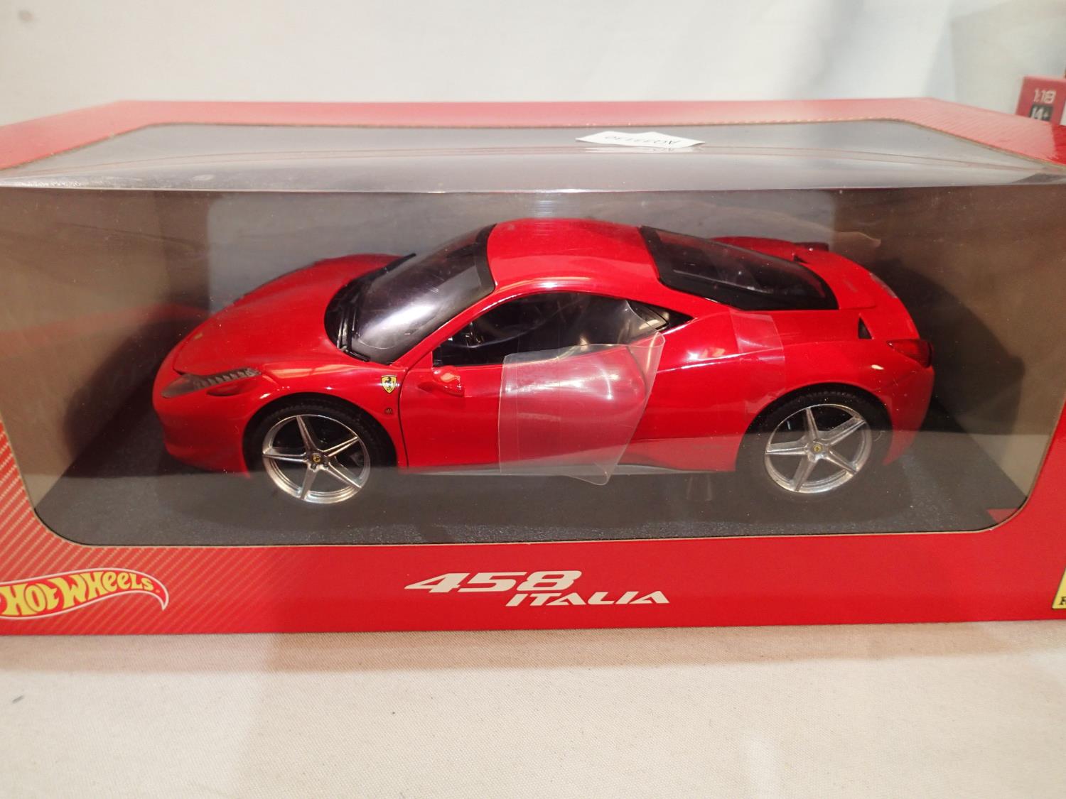 Hot Wheels 1/18 scale Ferrari 458 Italia, near mint condition, boxed. UK P&P Group 1 (£16+VAT for