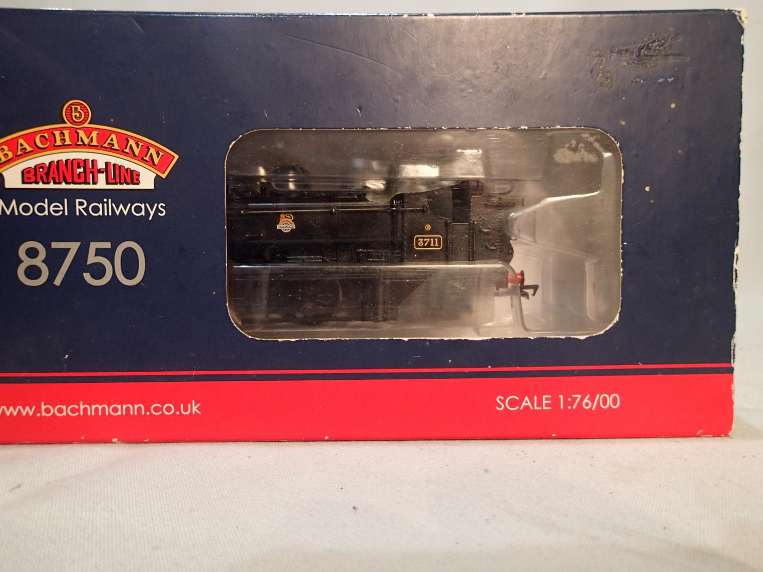 Bachmann 32-209, class 8750, Pannier tank, 3711, black, early crest, near mint condition, wear to