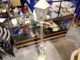 Metal lamp post type lamp. All electrical items in this lot have been PAT tested for safety and have