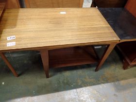 Mid century Vanson teak coffee table designed by Peter Hayworth, H: 46 cm, L: 100 cm (extended). Not