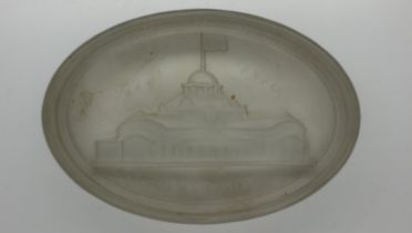 Oval glass paperweight for the Women's Pavilion Art 1876 exposition. UK P&P Group 2 (£20+VAT for the