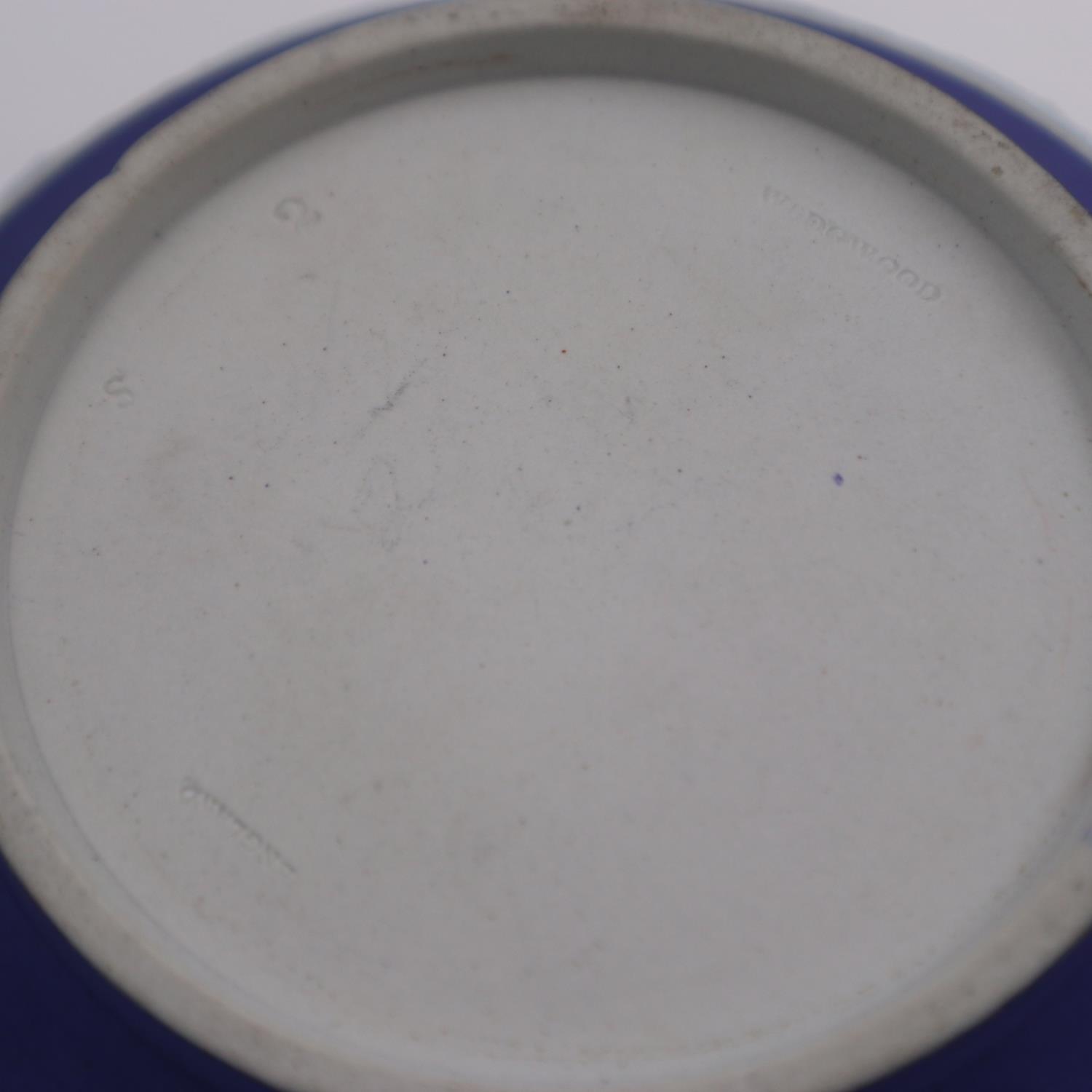 Wedgwood Jasperware teapot, L: 17 cm, no chips or cracks. UK P&P Group 2 (£20+VAT for the first - Image 2 of 2