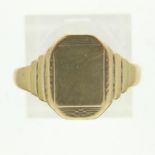 9ct gold signet ring, size Q, 2.3g. UK P&P Group 0 (£6+VAT for the first lot and £1+VAT for