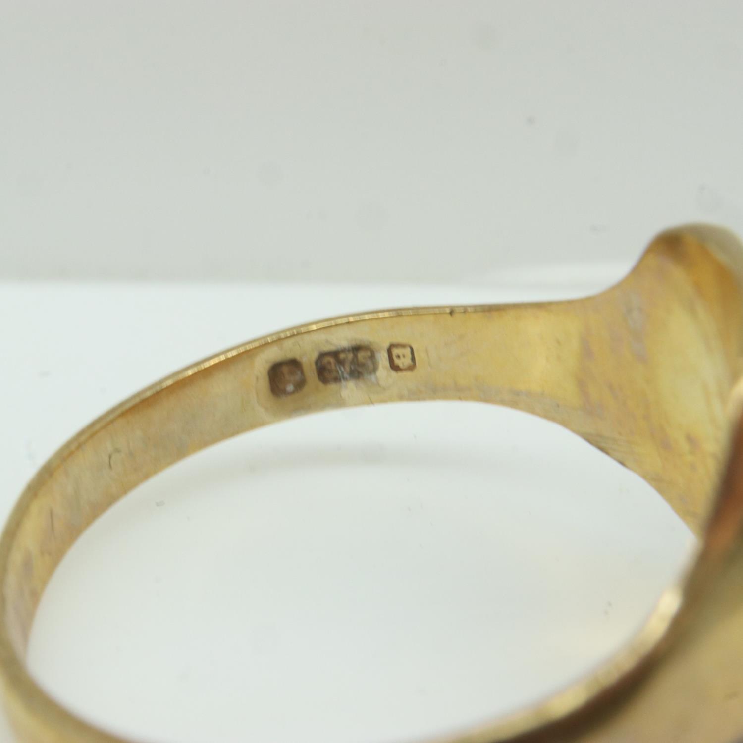 9ct gold gents signet ring, size W, 4.3g. UK P&P Group 0 (£6+VAT for the first lot and £1+VAT for - Image 3 of 3